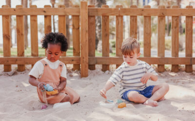 ¿Por qué es bueno que los niños y niñas jueguen con la arena?